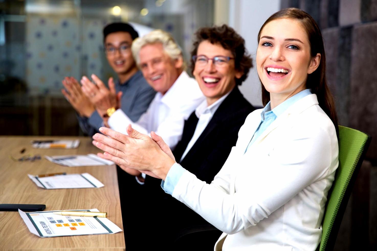 Equipo trabajando en seguridad informática